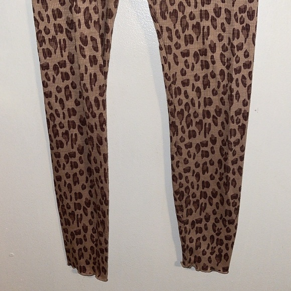 🌹ANTHROPOLOGIE LEOPARD WAFFLE LEGGINGS - Picture 5 of 8
